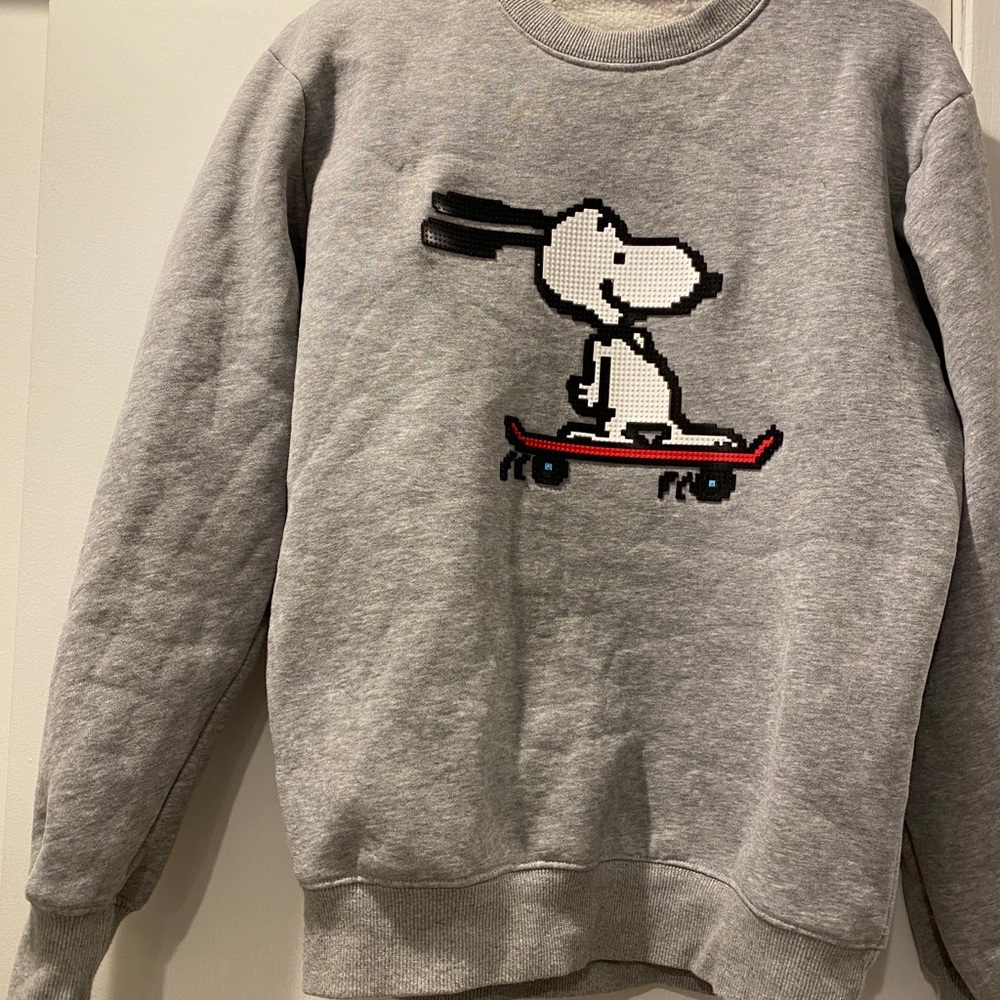 Sweatshirt
